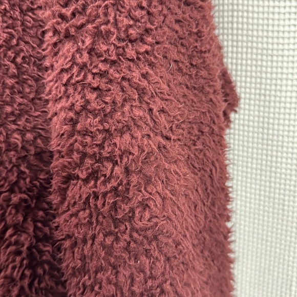 Nordic Beach fuzzy wrap Chocolate Cherry/burgundy One Size Warm Beachy camping - Picture 8 of 9
